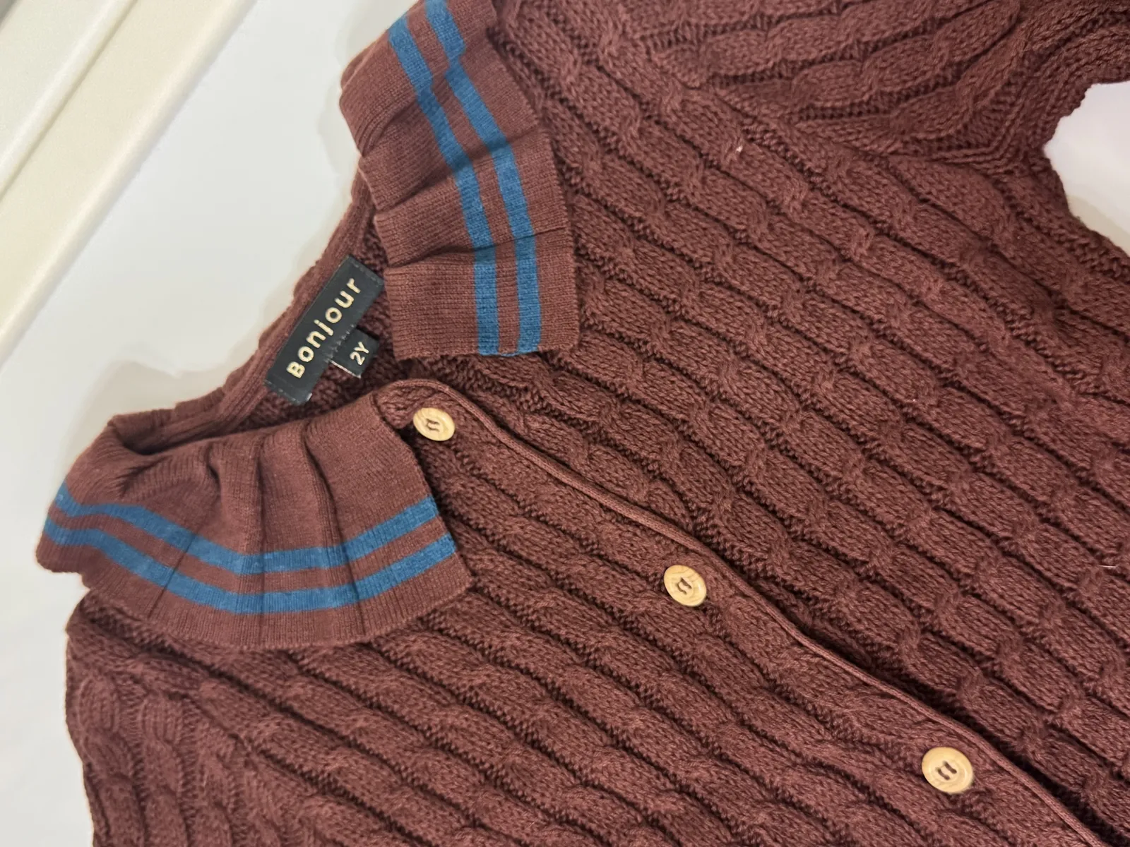 新品未使用　BONJOUR DIARY 8y 迷你相机包, 麂皮效果小牛皮、小羊皮与金色金属, 淡棕— 精品| CHANEL