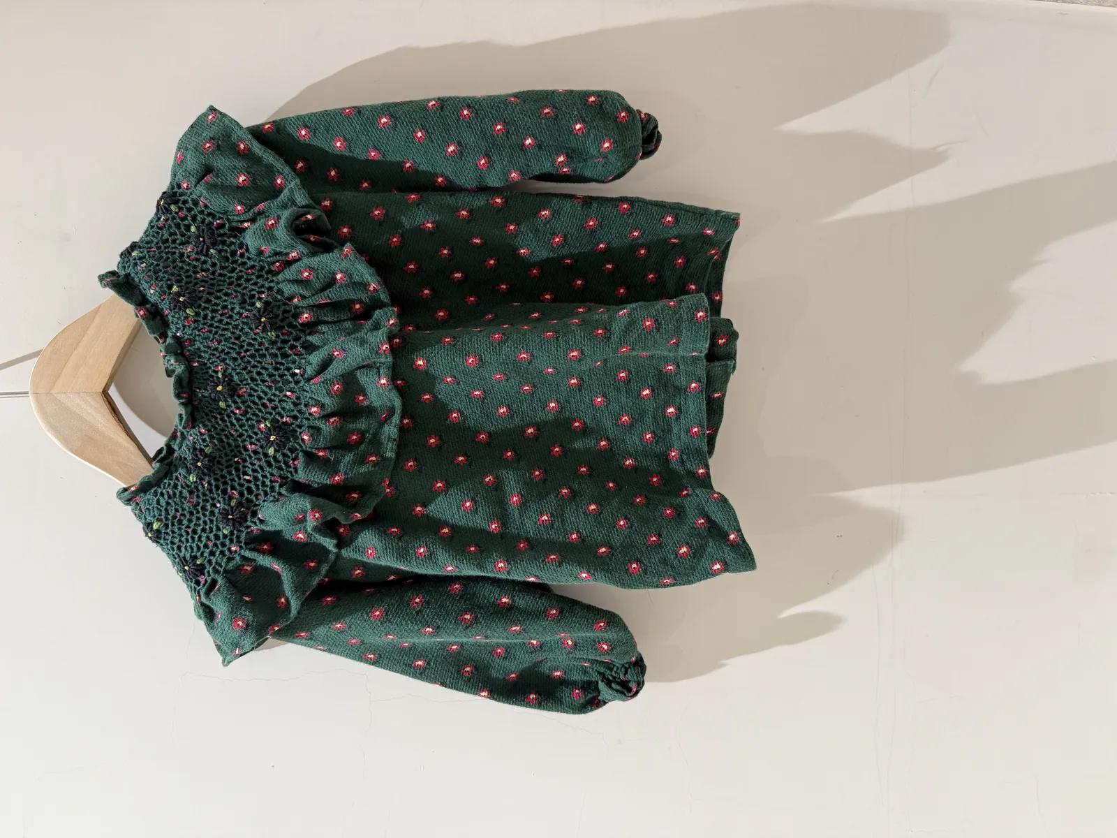 新品未使用　BONJOUR DIARY 8y 迷你相机包, 麂皮效果小牛皮、小羊皮与金色金属, 淡棕— 精品| CHANEL